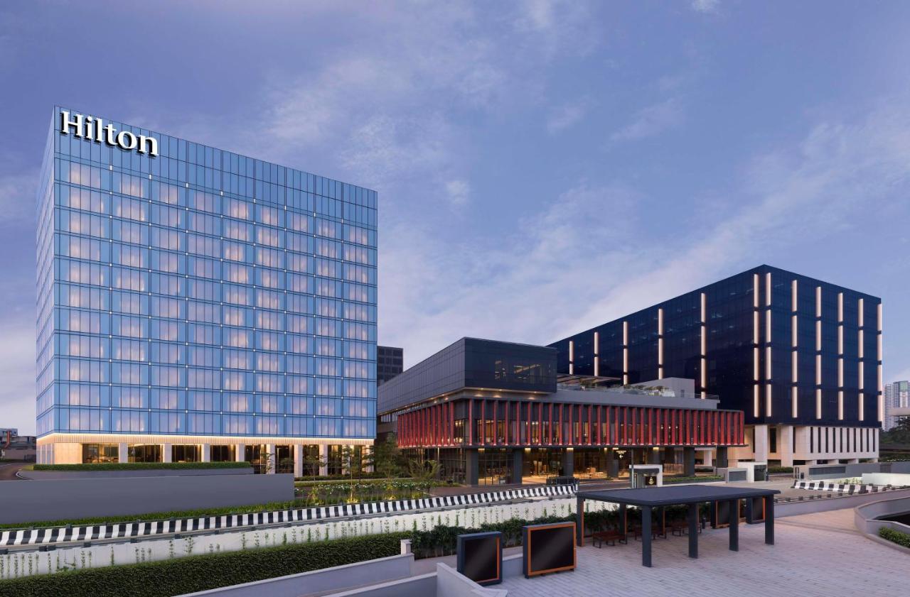 Hilton Bengaluru Embassy Manyata Business Park Hotel Exterior foto