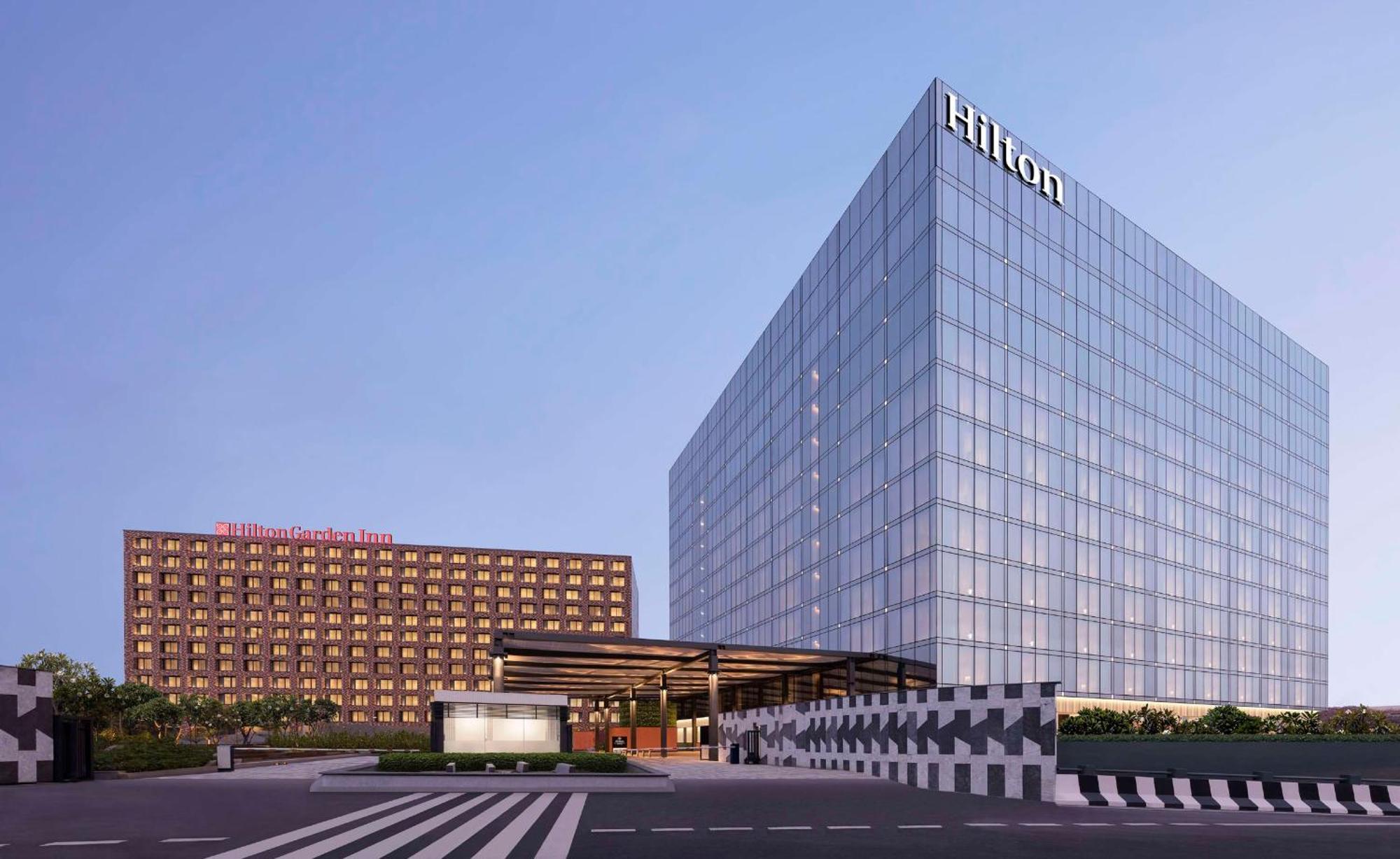 Hilton Bengaluru Embassy Manyata Business Park Hotel Exterior foto