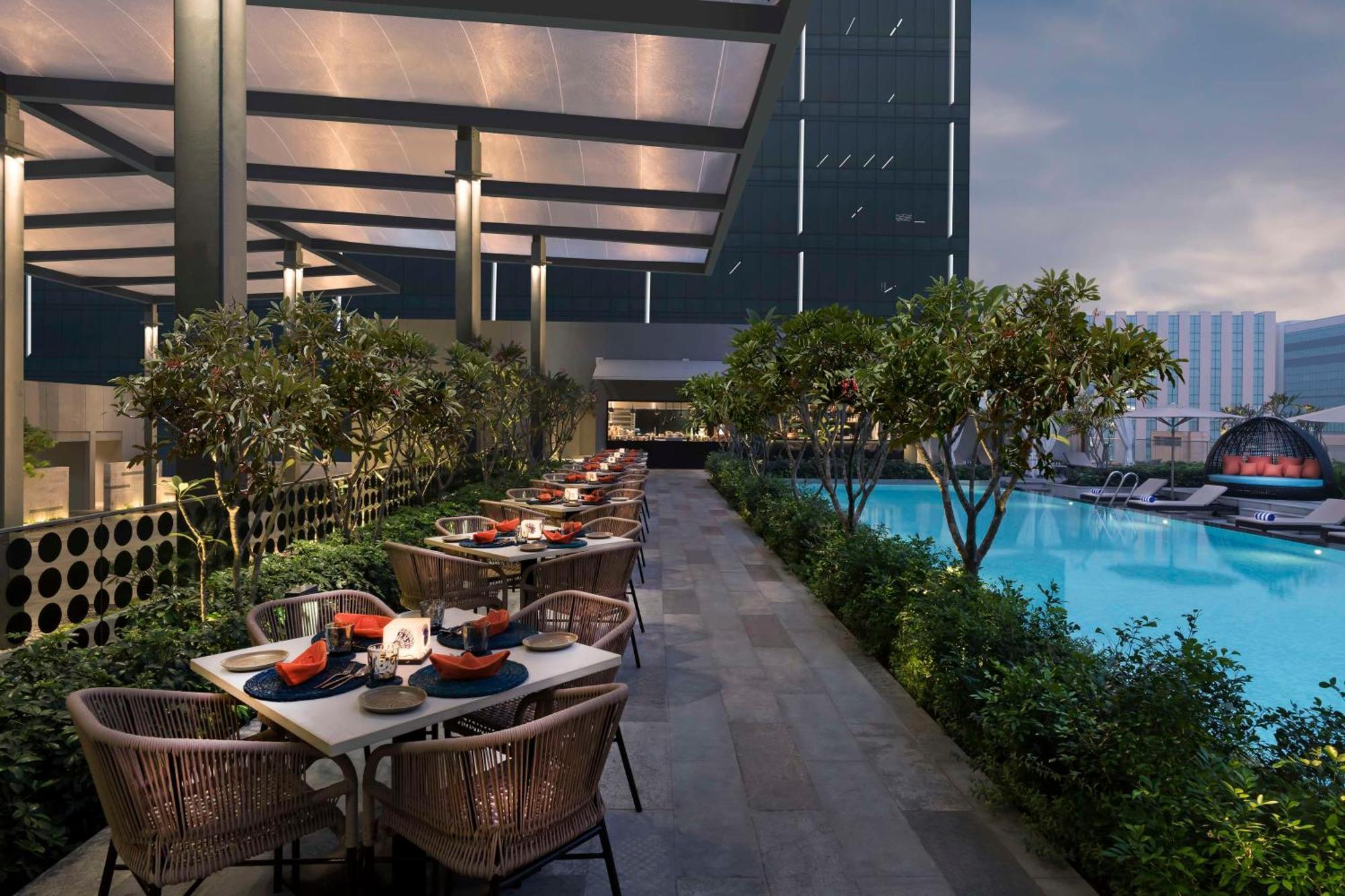 Hilton Bengaluru Embassy Manyata Business Park Hotel Exterior foto
